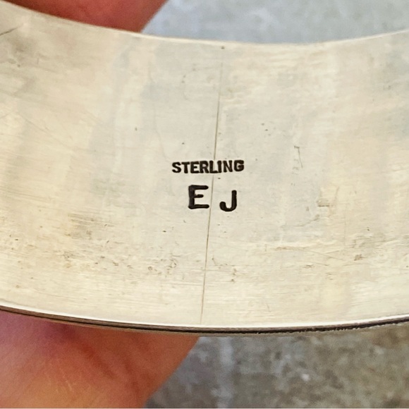 SOLD ♥️ Navajo ♥️ Eddie Johnson Sterling Silver & Kingman Turquoise Cuff - Picture 12 of 15